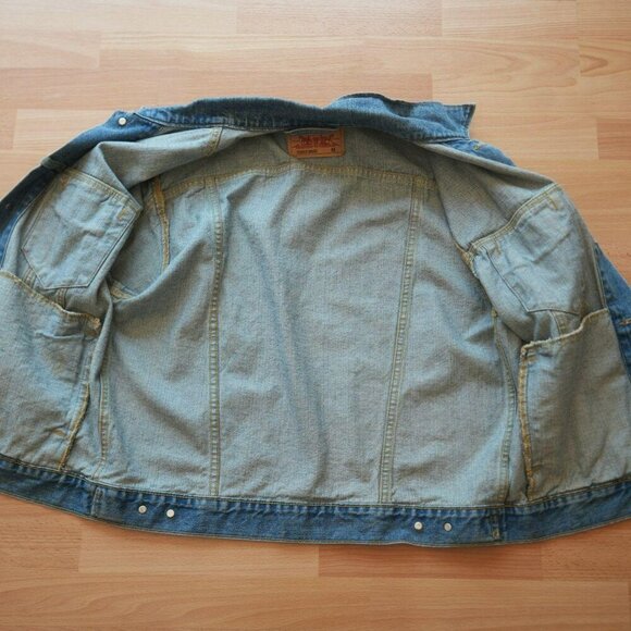 Genuine Levi’s Oversized Trucker Jacket 70507-0500 – Size Medium - Picture 4 of 6